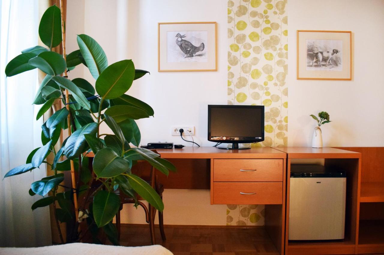 Hunting House Hotel Turija Ngoại thất bức ảnh
