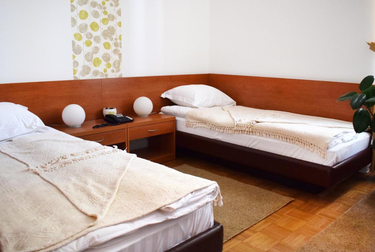 Hunting House Hotel Turija Ngoại thất bức ảnh