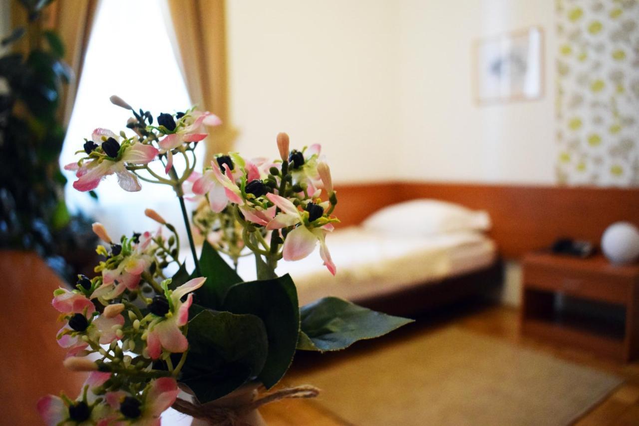 Hunting House Hotel Turija Ngoại thất bức ảnh