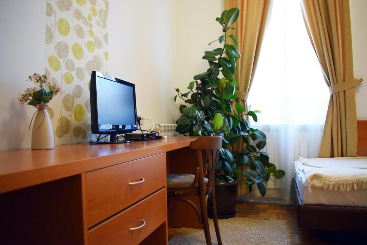 Hunting House Hotel Turija Ngoại thất bức ảnh